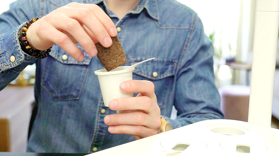 Can you use your own soil with Click & Grow Smart Gardens?