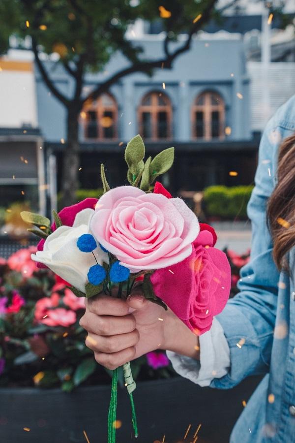 5 POWERFUL Ways Flowers Affect Your Emotions